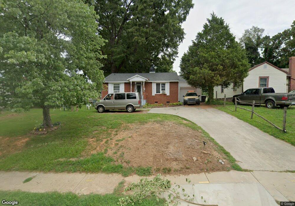 513 Salisbury Rd, Statesville, NC 28677 - photo 1