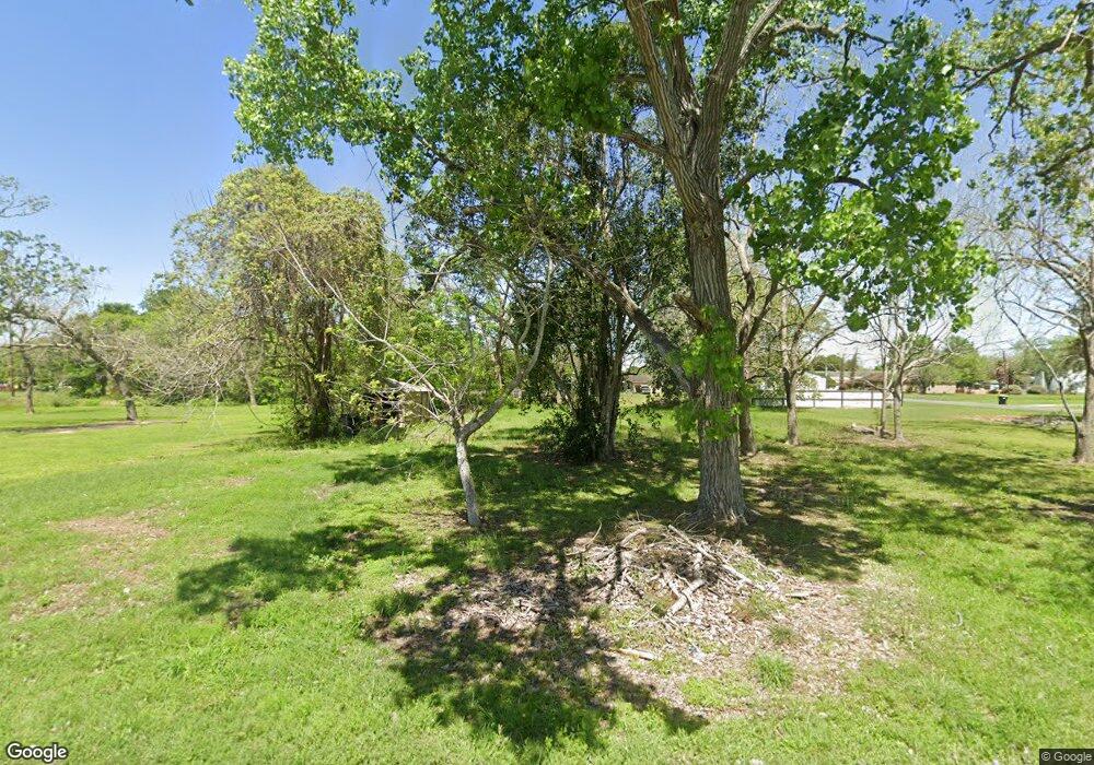 1117 3rd St, Bay City, TX 77414 - photo 1