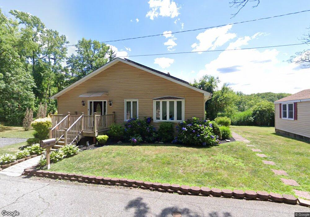 813 Maurer Ave, Laurence Harbor, NJ 08879 - photo 1