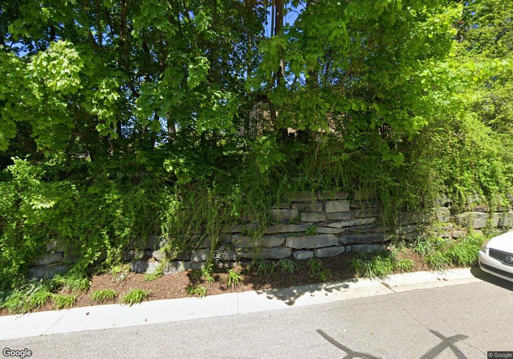 545 Pineway Cir, Bloomfield Hills, MI 48302 - photo 1