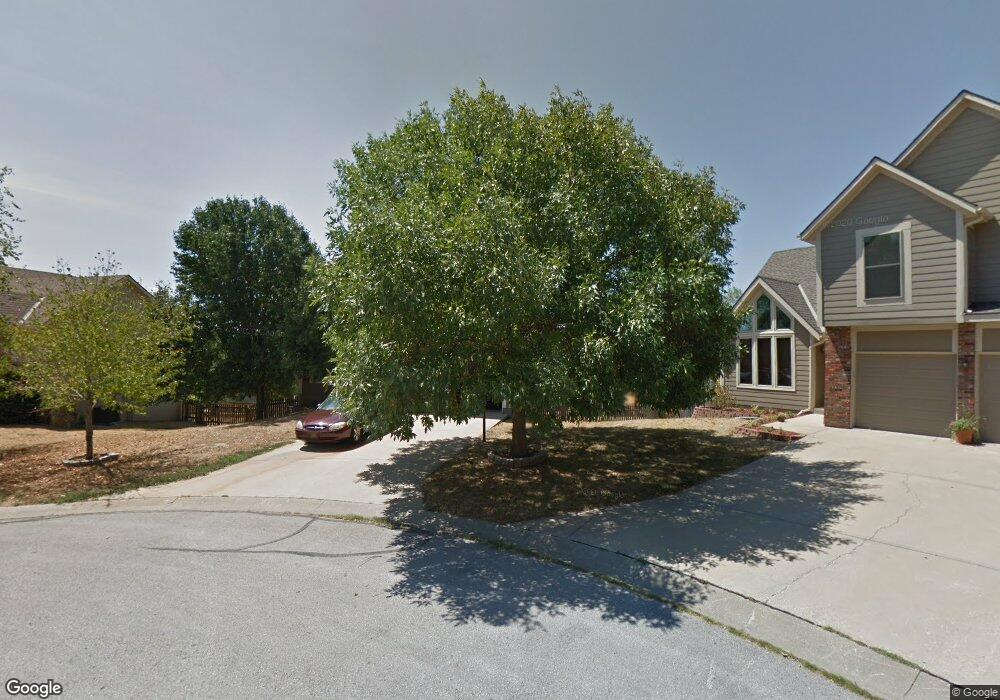 4736 Roundtree Ct, Shawnee, KS 66226 - photo 1