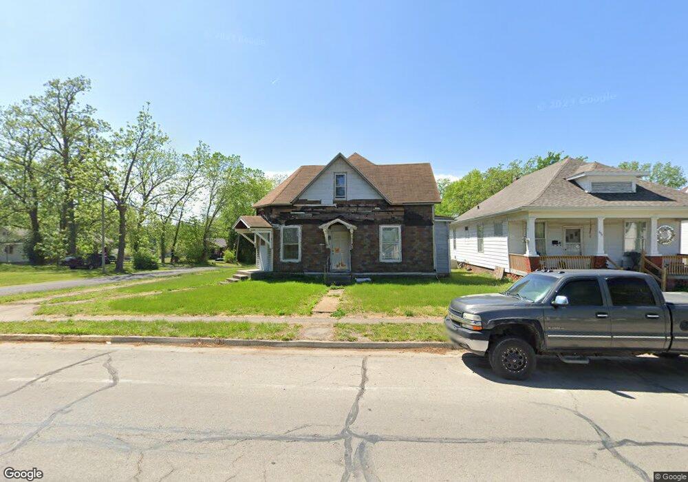 802 W Rollins St, Moberly, MO 65270 - photo 1