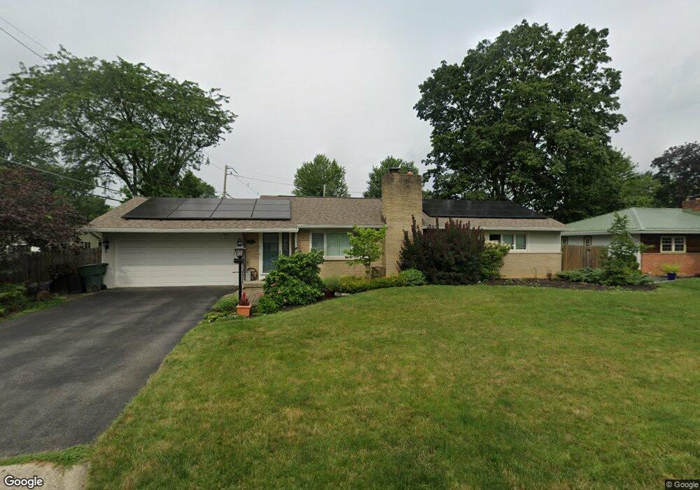 4187 Fairoaks Dr, Columbus, OH 43214 - photo 1