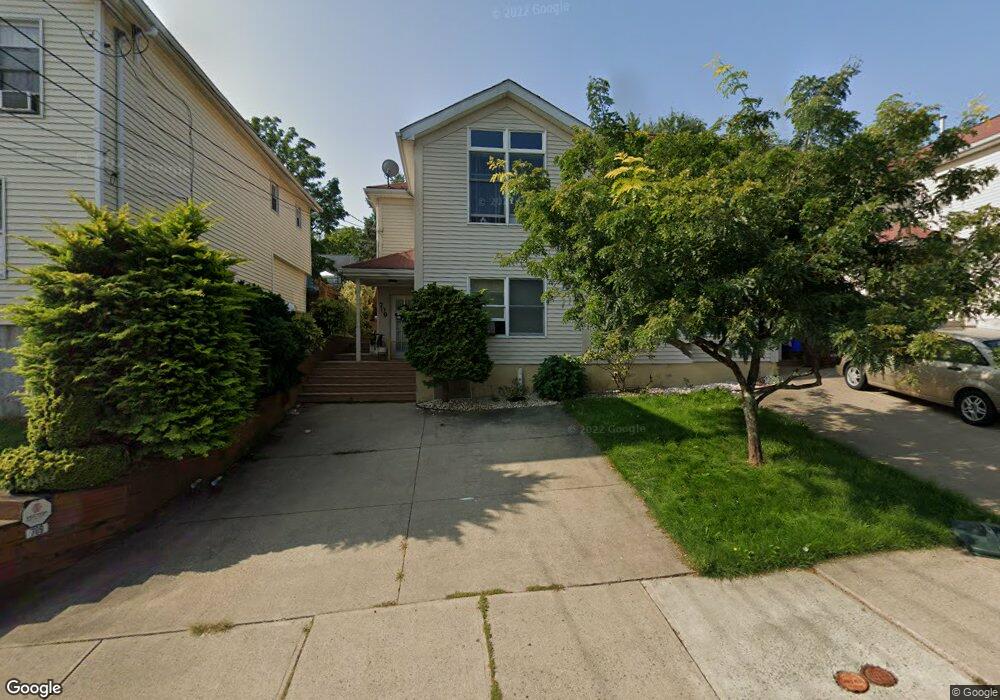 709 Hampton St, Scranton, PA 18504 - photo 1