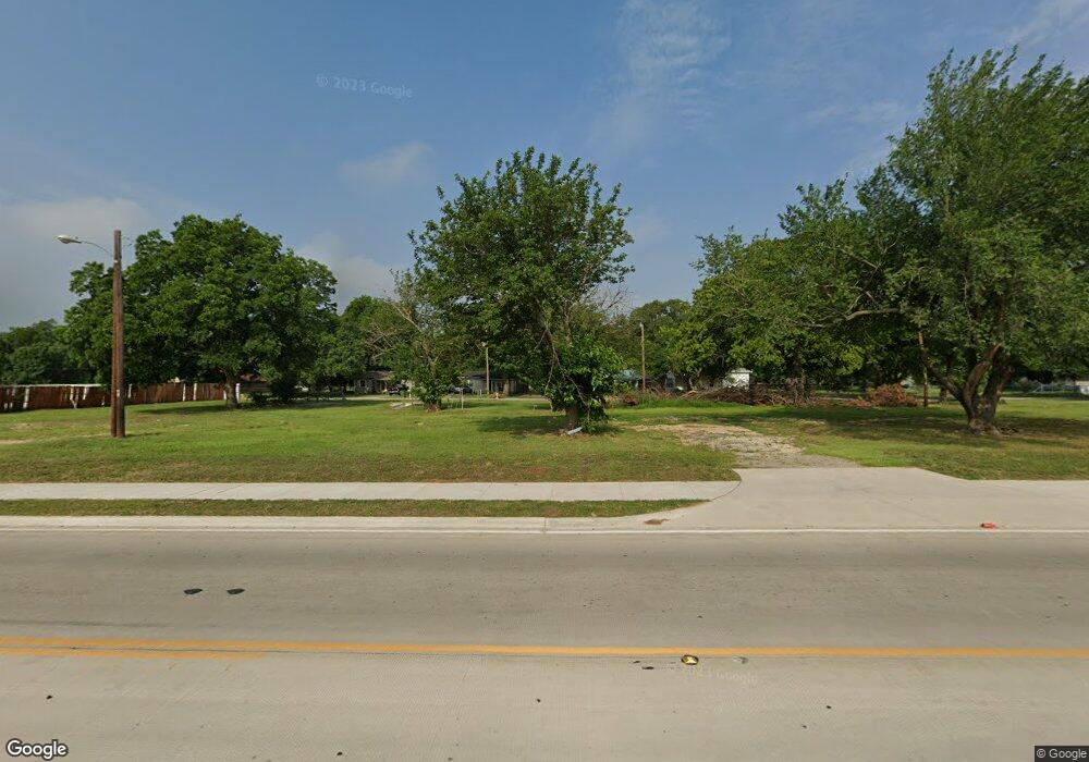 637 N Main St, Springtown, TX 76082 - photo 1