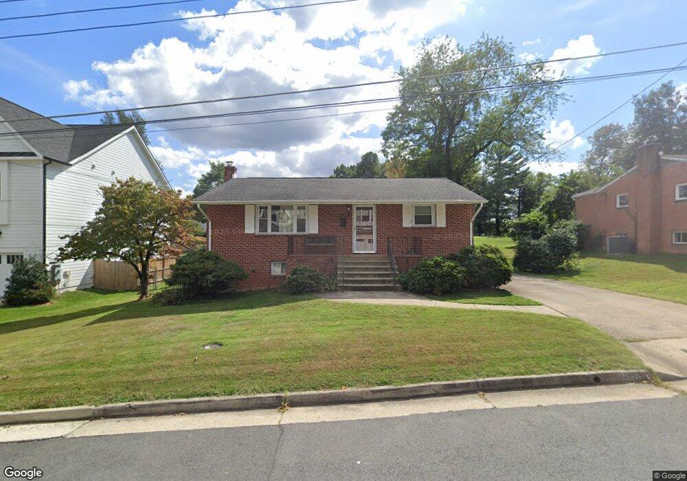 6711 Osborn St, Falls Church, VA 22046 - photo 1