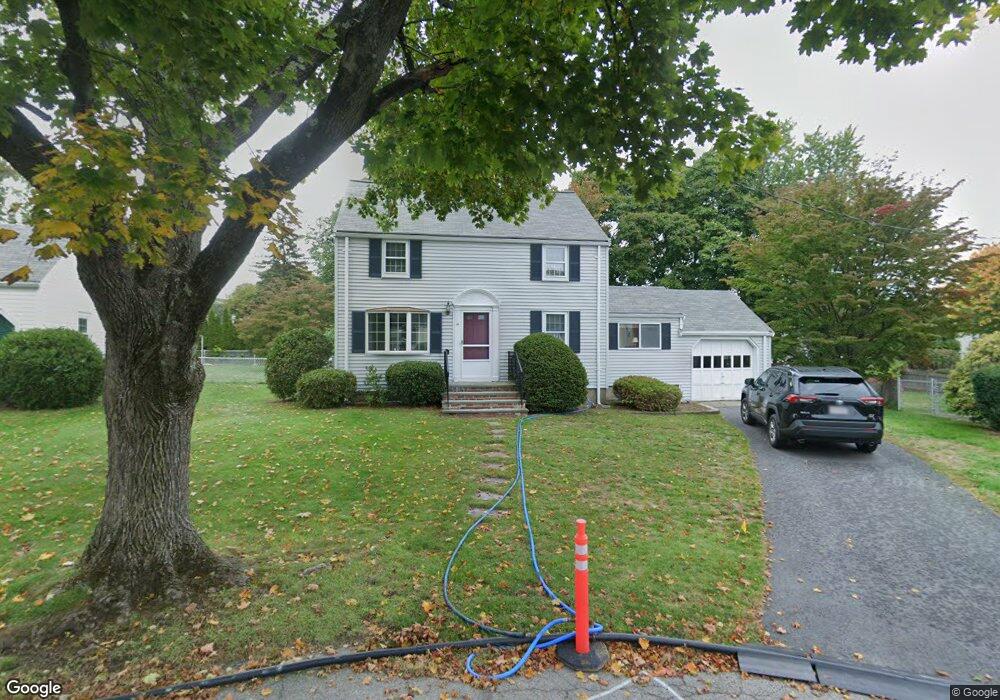 14 Trinity Cir, Waltham, MA 02453 - photo 1