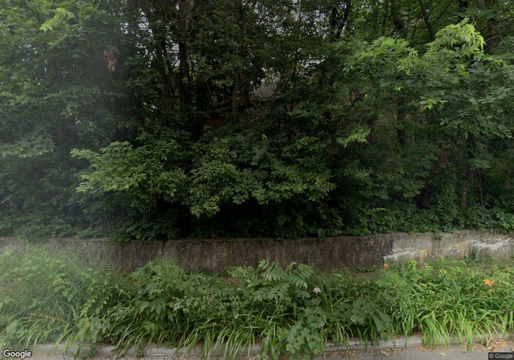 1353 E Jackson St, Muncie, IN 47305 - photo 1