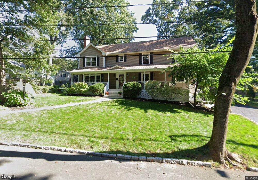 39 Tomahawk Rd, Arlington, MA 02474 - photo 1