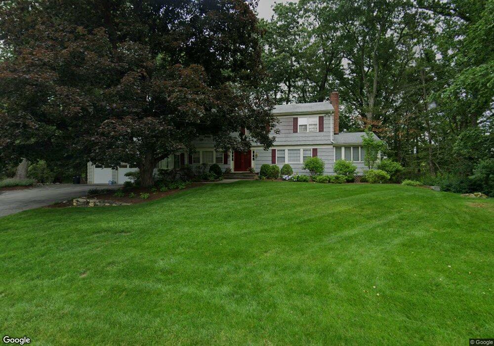 226 Dundee Rd, Stamford, CT 06903 - photo 1