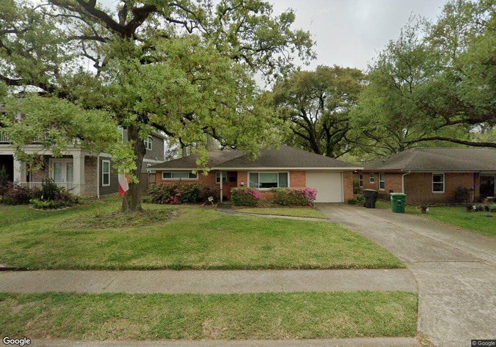 2011 Saxon Dr, Houston, TX 77018 - photo 1