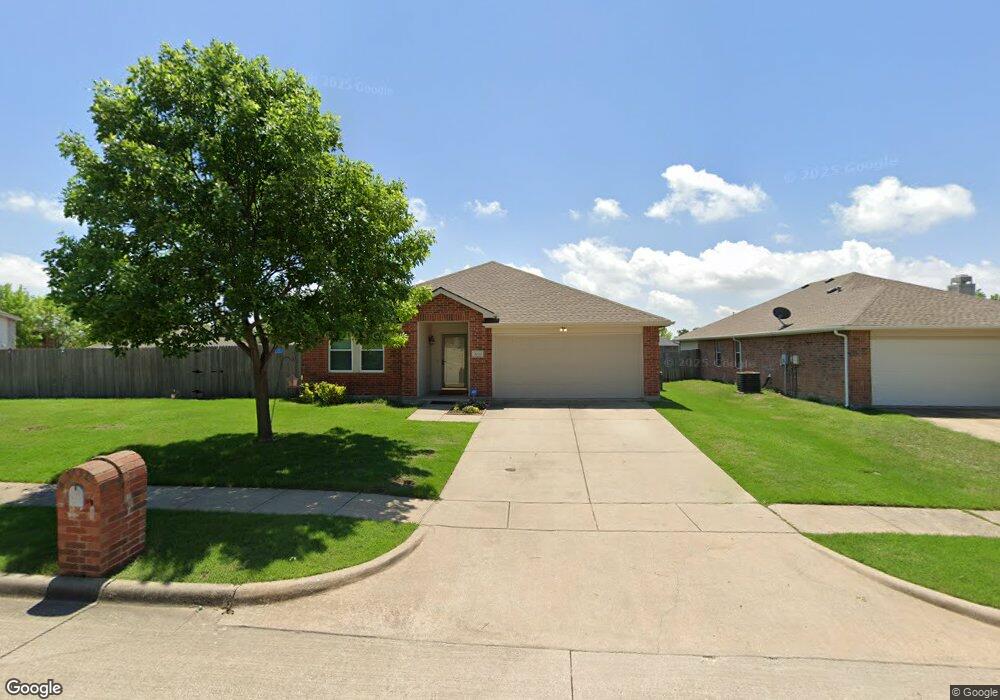 1001 Lowndes Ln, Wylie, TX 75098 - photo 1