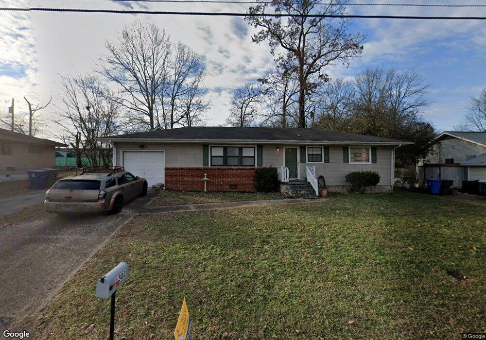 1502 Cloverdale Dr, Hixson, TN 37343 - photo 1