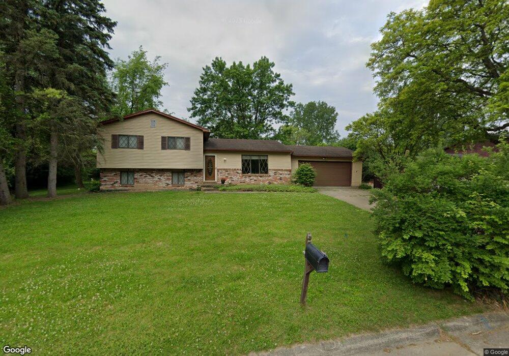 1245 River Oaks Dr, Flint, MI 48532 - photo 1