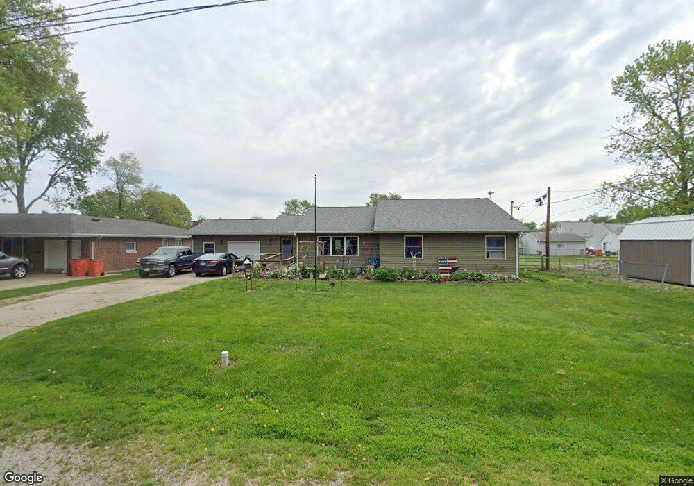 712 N 25th St, Mattoon, IL 61938 - photo 1