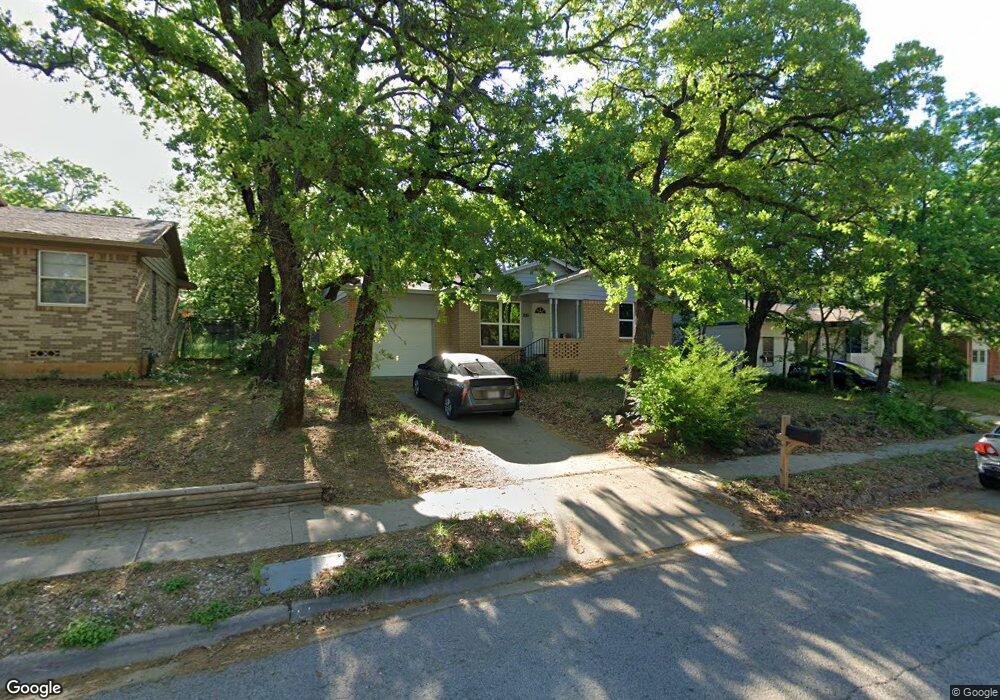 2019 Mercedes Rd, Denton, TX 76205 - photo 1