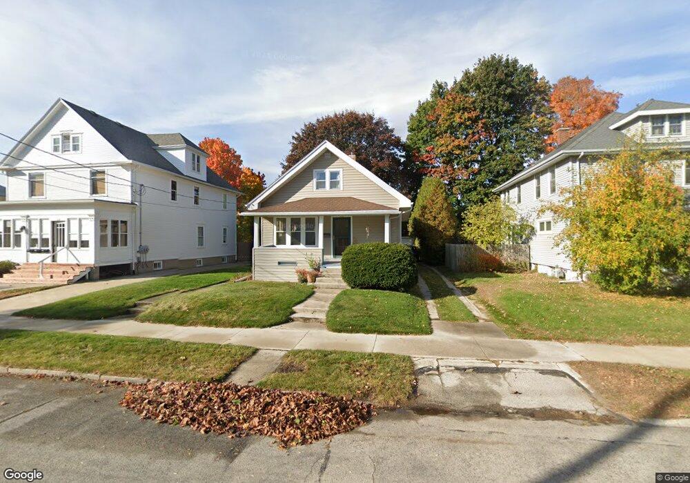 832 N 10th St, Manitowoc, WI 54220 - photo 1