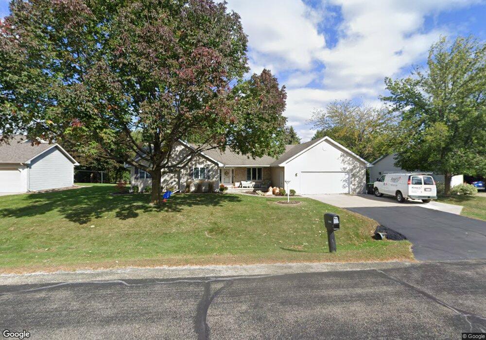 W5846 Hearthstone Dr, Appleton, WI 54915 - photo 1