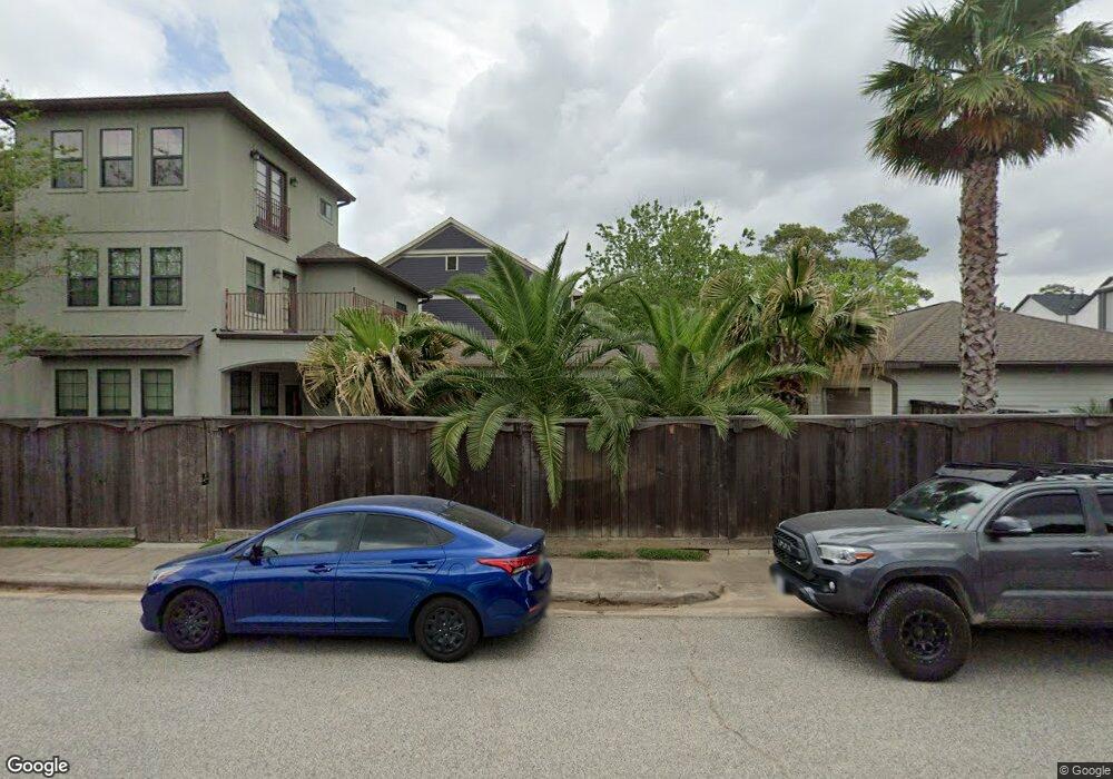 970 Fisher St, Houston, TX 77018 - photo 1