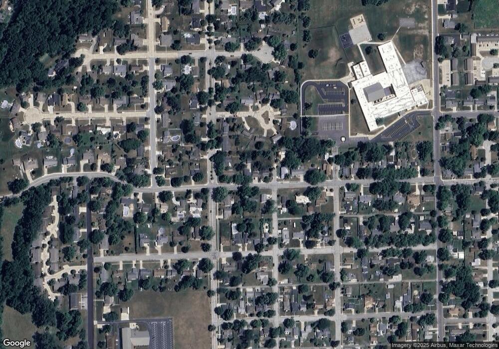 714 E 1st St, Auburn, IN 46706 - photo 1