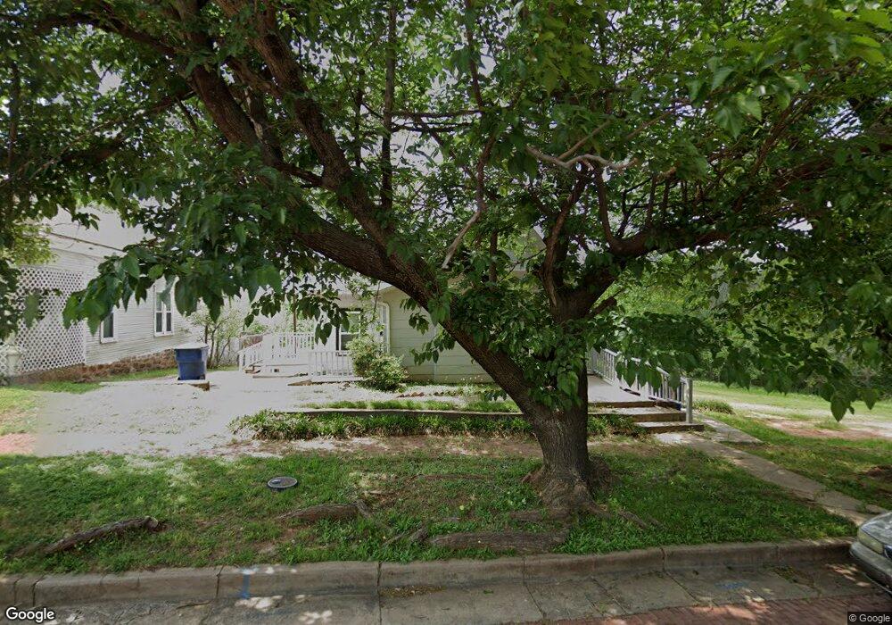 423 N 1st St, Guthrie, OK 73044 - photo 1