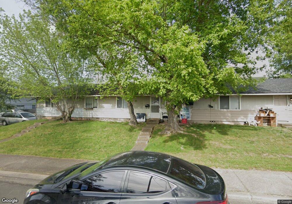 265 S 4th St, Central Point, OR 97502 - photo 1