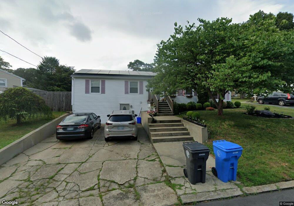 69 Hollow Tree Dr, Cranston, RI 02920 - photo 1