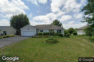 117 Windward Ln, Rochelle, IL 61068