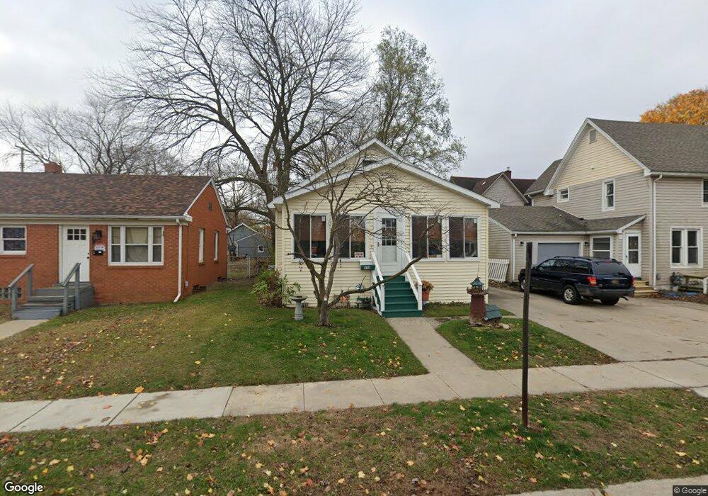 924 Tunnel St, Port Huron, MI 48060 - photo 1