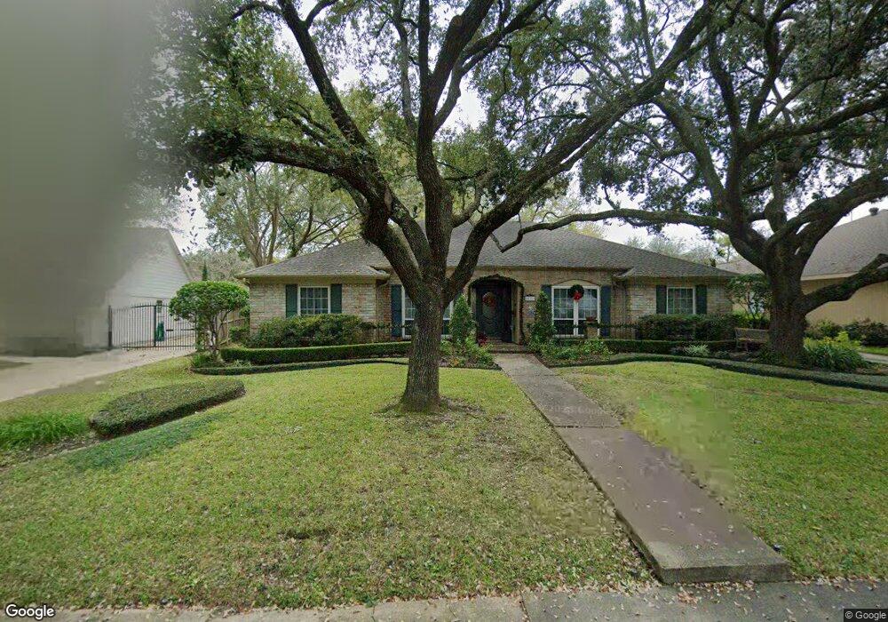 10319 Holly Springs Dr, Houston, TX 77042 - photo 1