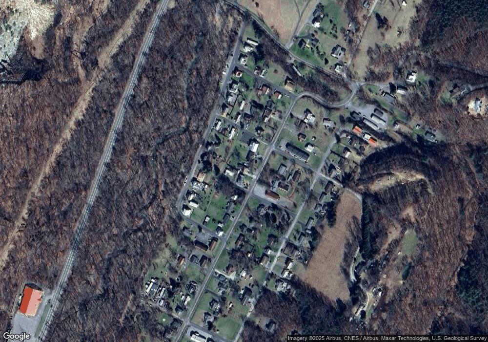 917 Harrison Ave, Berkeley Springs, WV 25411 - photo 1