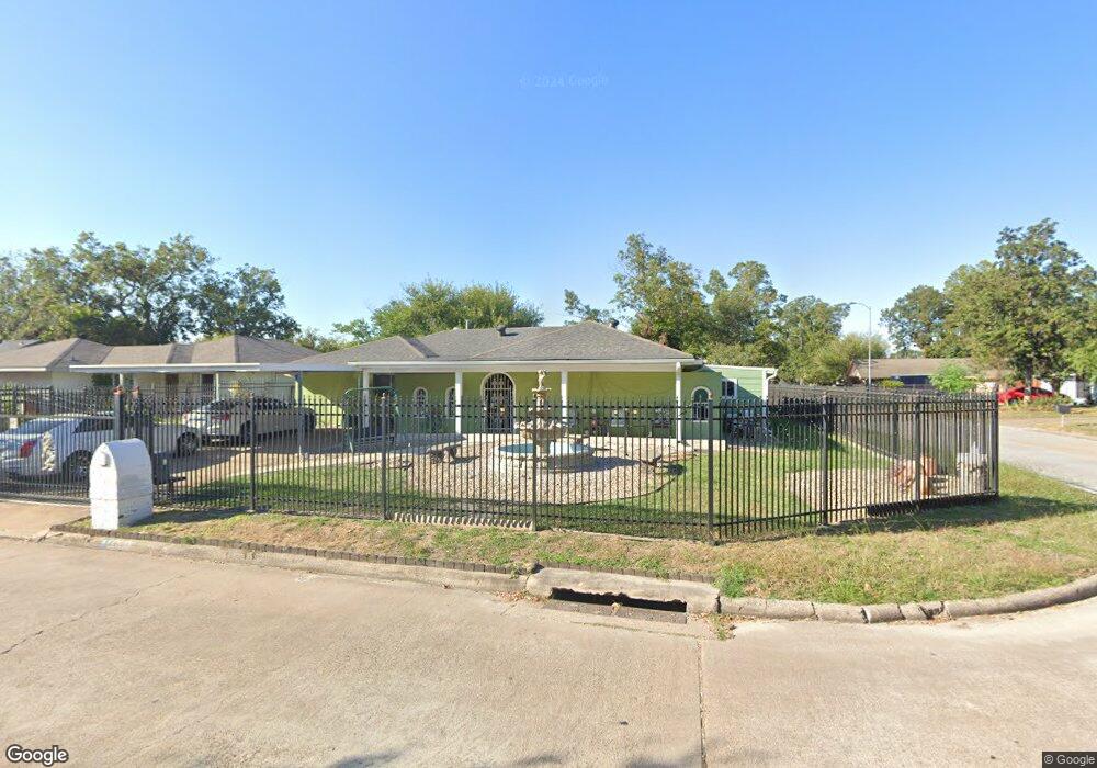 902 Forestburg Dr, Houston, TX 77038 - photo 1