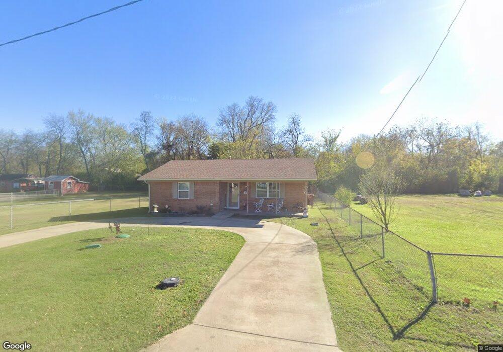 611 W Mcalester St, Hugo, OK 74743 - photo 1