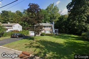 15 Brearly Crescent, Waldwick, NJ 07463