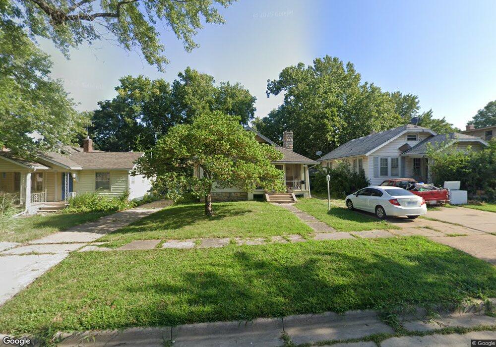 2212 SW Wilmington Ct, Topeka, KS 66606 - photo 1