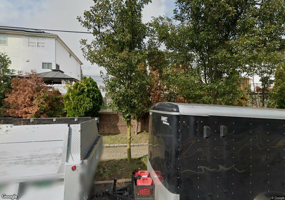 36 Bayview Ln, Staten Island, NY 10309 - photo 1