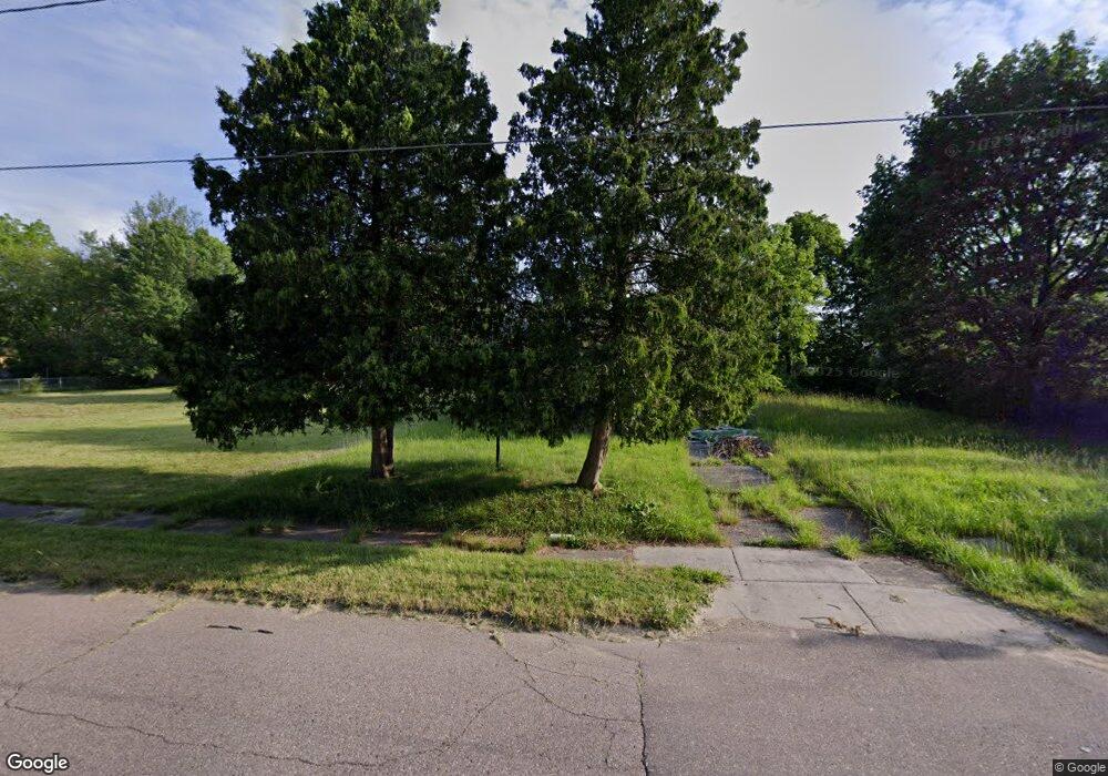 933 E Austin Ave, Flint, MI 48505 - photo 1