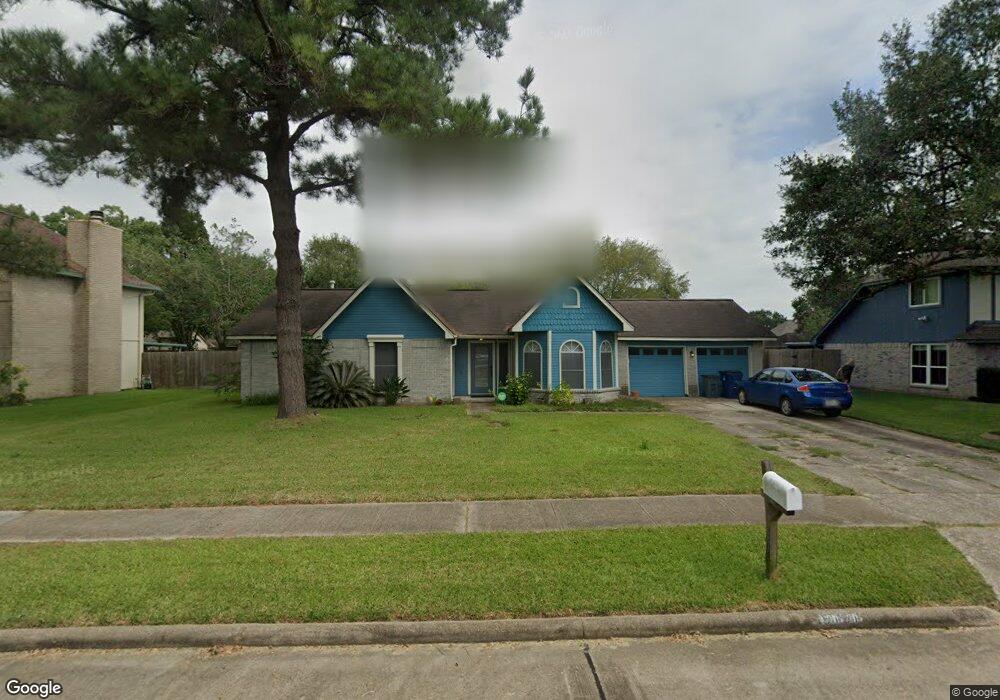 1310 Edinburgh Dr, Friendswood, TX 77546 - photo 1