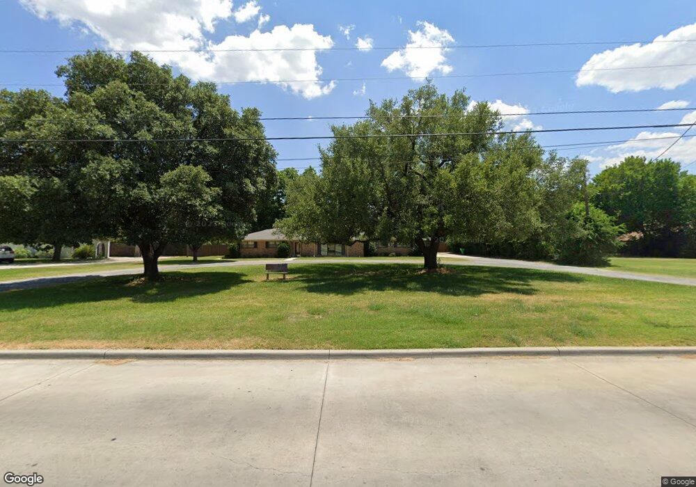 1804 E Broadway St, Gainesville, TX 76240 - photo 1
