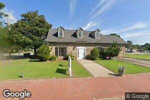 102 S Queen St, Windsor, NC 27983