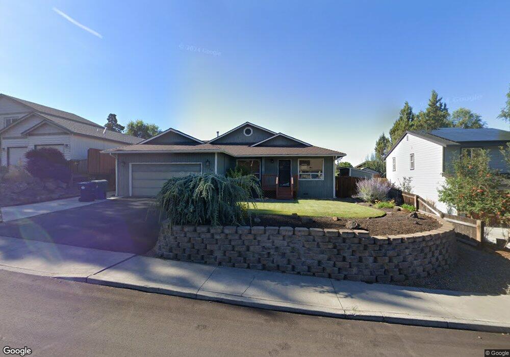 1138 NE Ross Rd, Bend, OR 97701 - photo 1