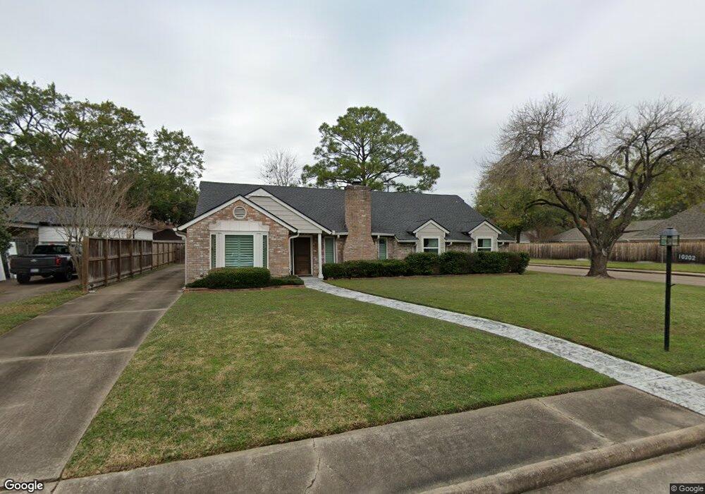 10202 Chevy Chase Dr, Houston, TX 77042 - photo 1