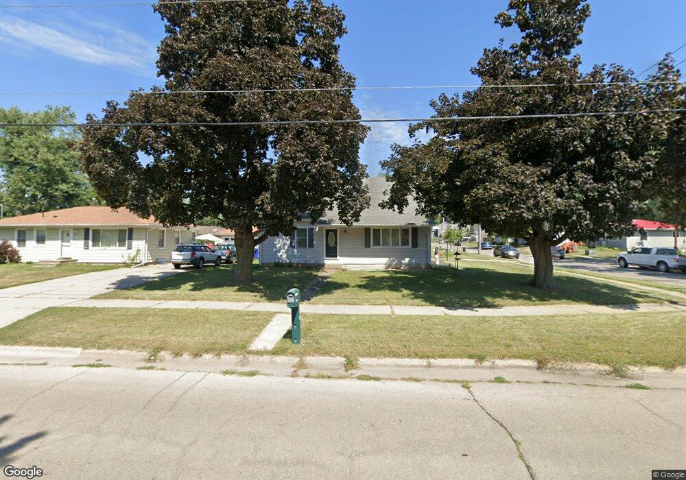 2718 E Ave NW, Cedar Rapids, IA 52405 - photo 1