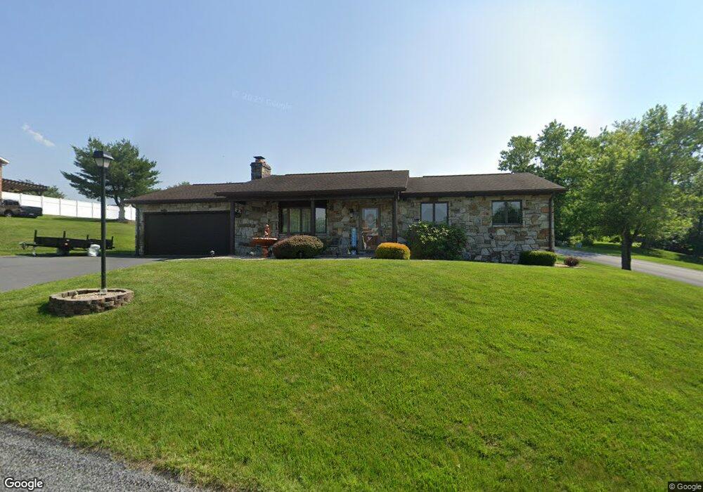 95 Topaz Dr, Chambersburg, PA 17202 - photo 1