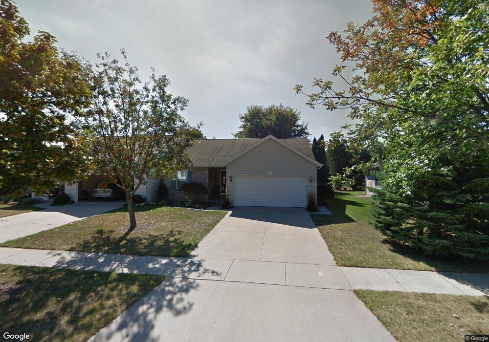 711 Andrew Dr, Frankenmuth, MI 48734 - photo 1