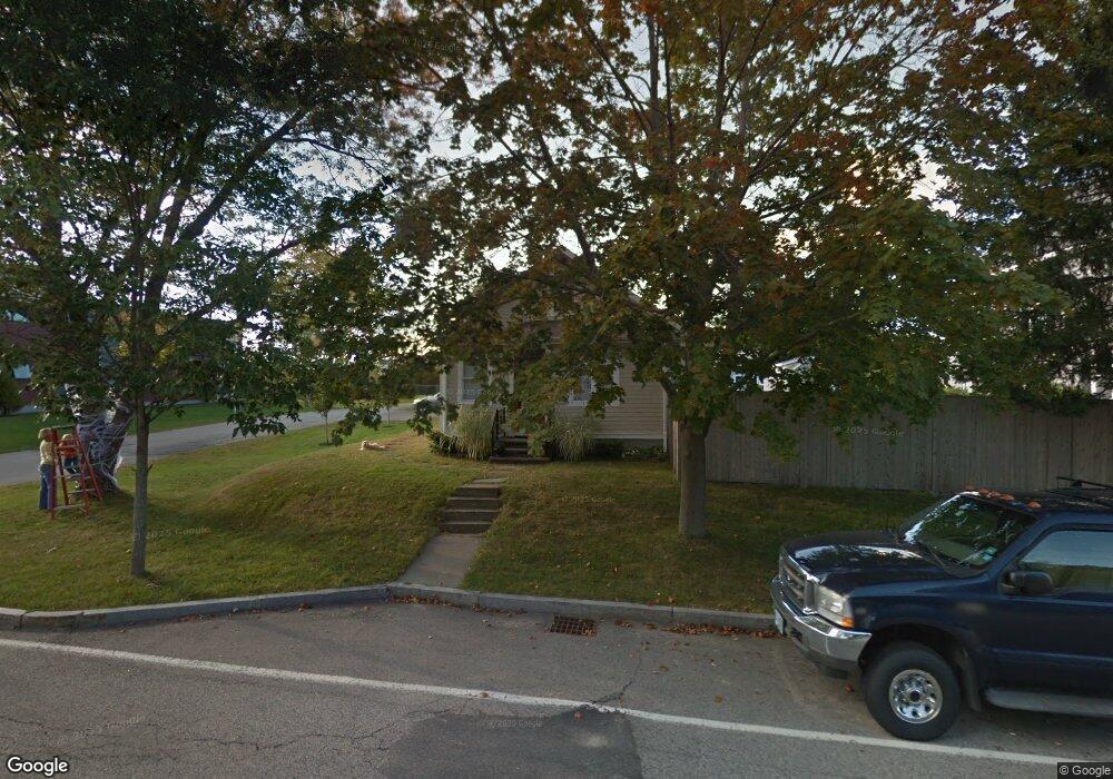 633 Dennett St, Portsmouth, NH 03801 - photo 1