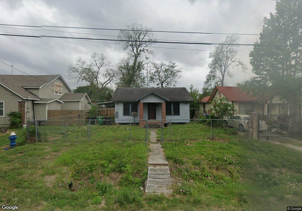 1310 Caplin St, Houston, TX 77022 - photo 1
