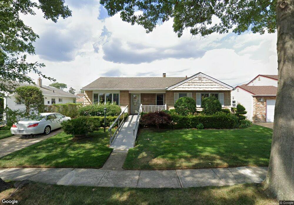 704 Plato St, Franklin Square, NY 11010 - photo 1