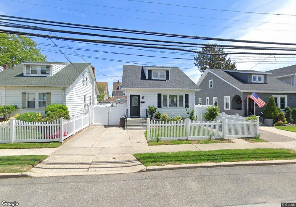 21 James St, Franklin Square, NY 11010 - photo 1