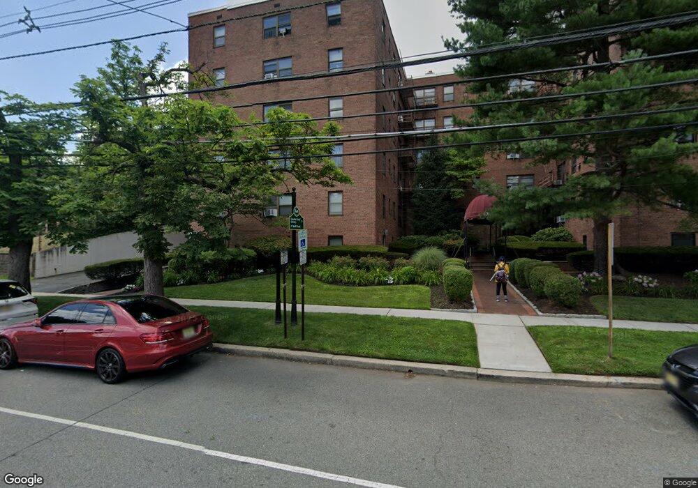 Briar Hall Condominiums, Rutherford, NJ 07070 - photo 1
